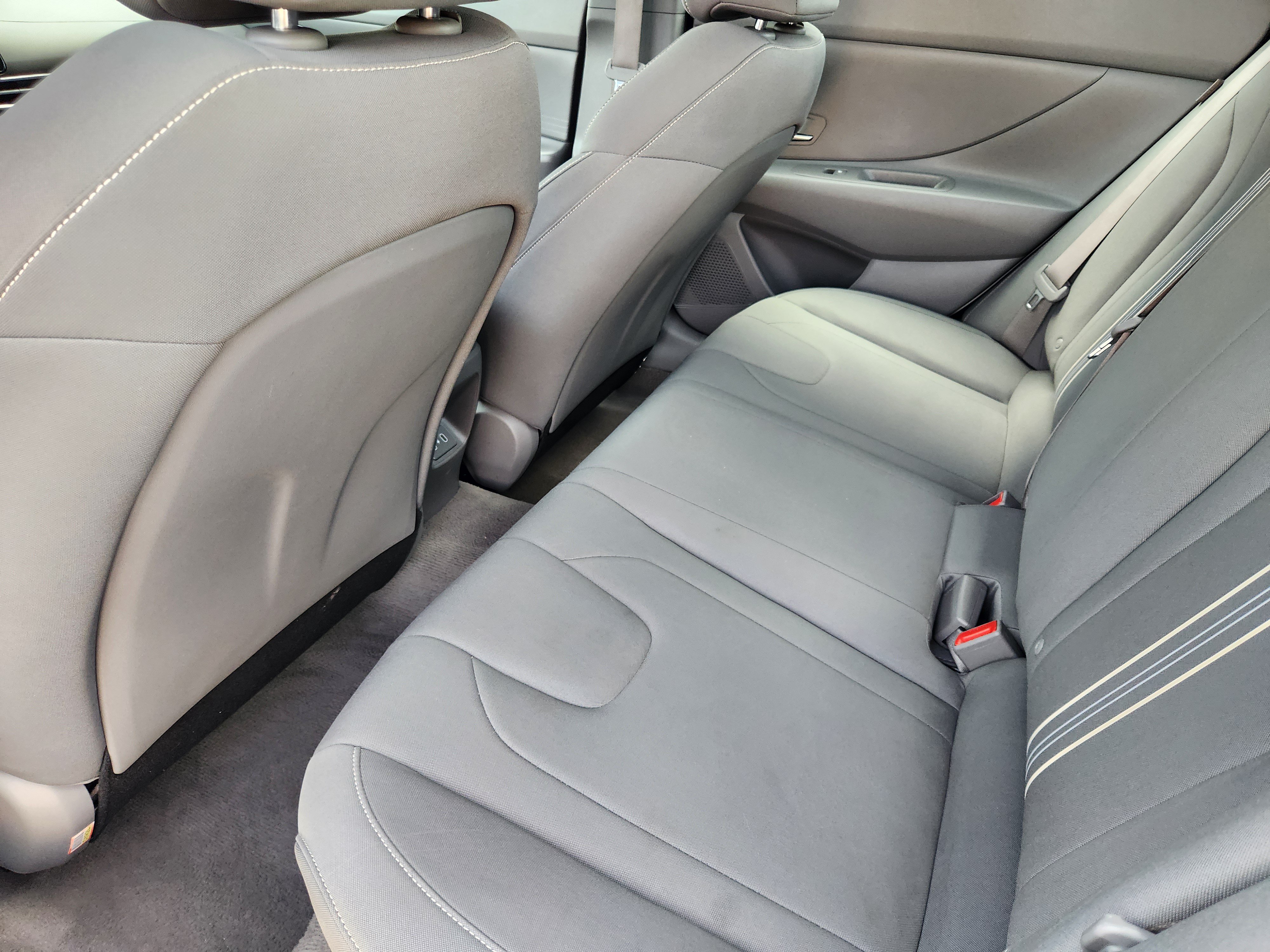 Used 2024 Hyundai Elantra SEL FWD image 30