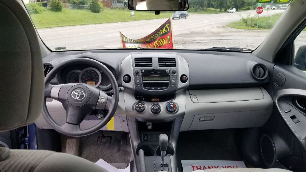 Used 2011 Toyota RAV4 4WD image 7