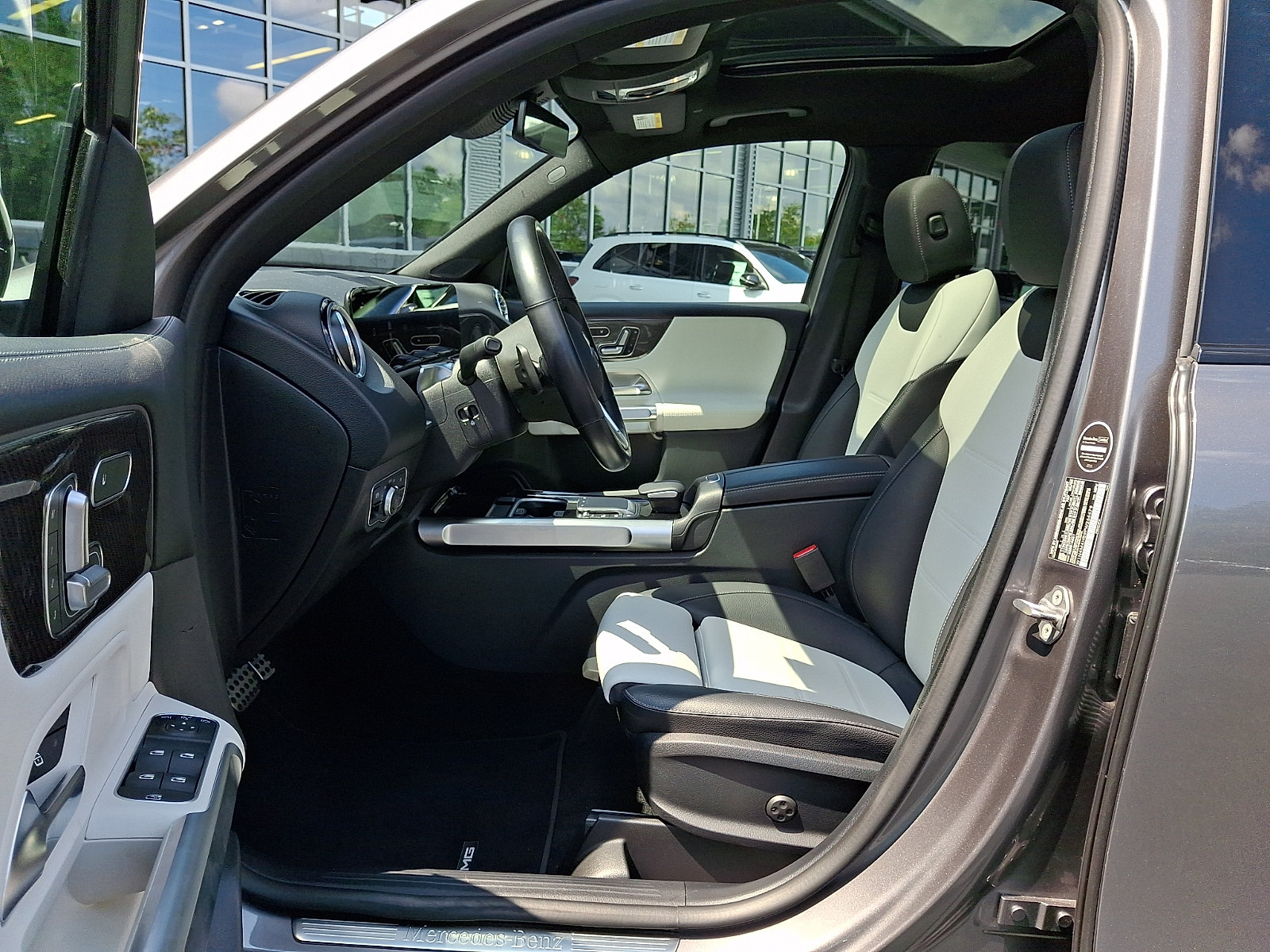 Certified 2023 Mercedes-Benz GLB 250 4MATIC image 14