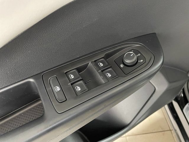 New 2026 Volkswagen Taos SE AWD/4WD image 22