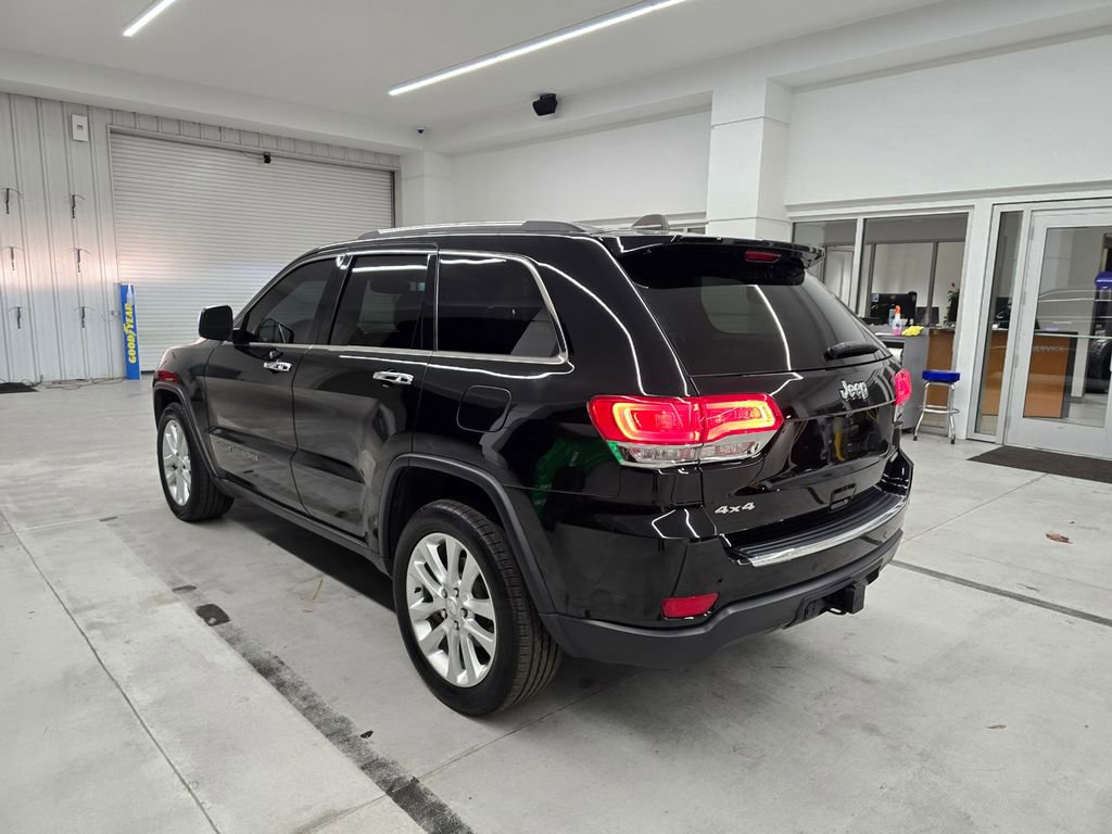 Certified 2017 Jeep Grand Cherokee Limited w/ Trailer Tow Group IV AWD/4WD image 4