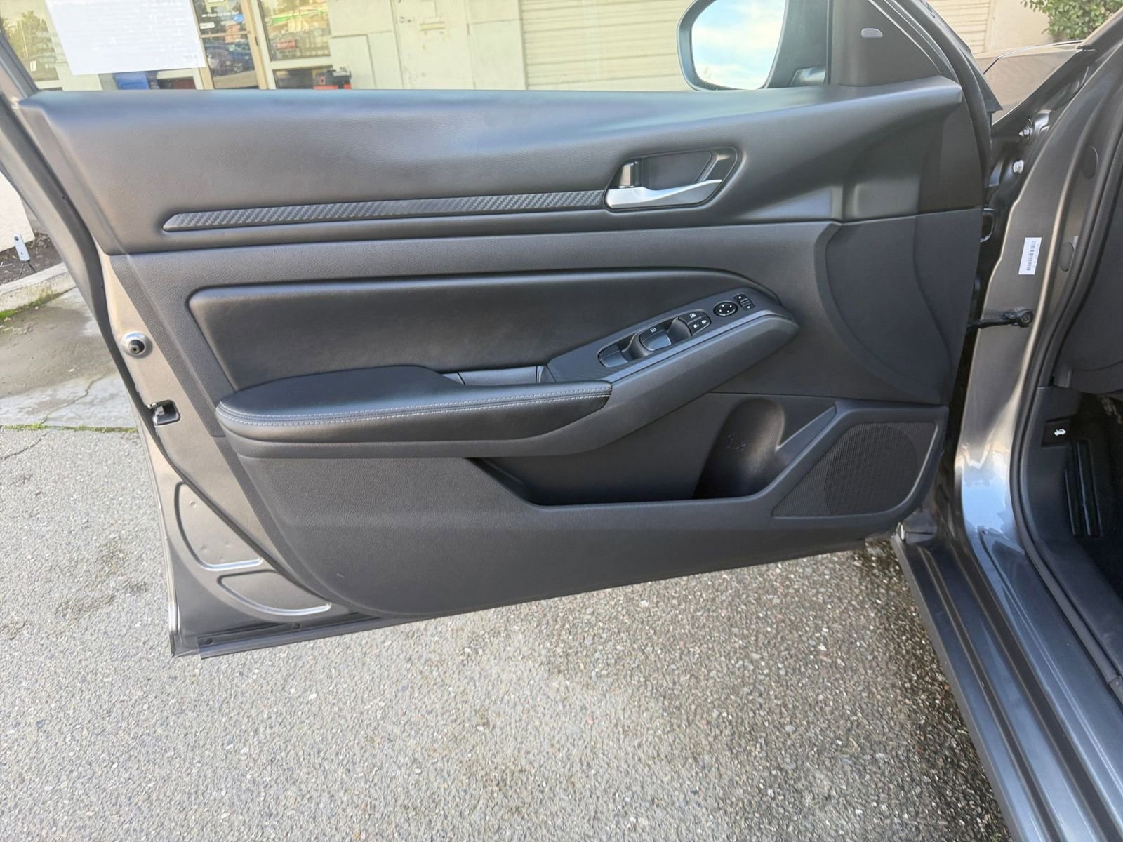 Used 2024 Nissan Altima 2.5 SV image 18