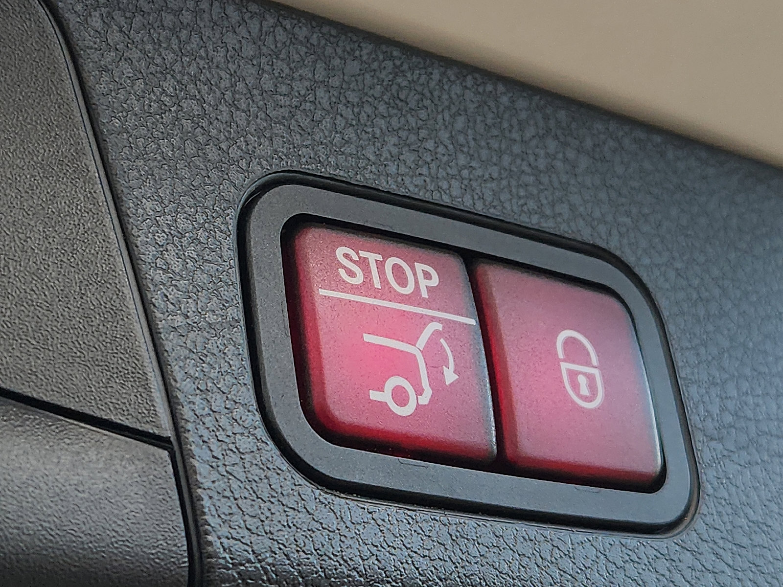 Used 2021 Mercedes-Benz GLB 250 4MATIC image 30