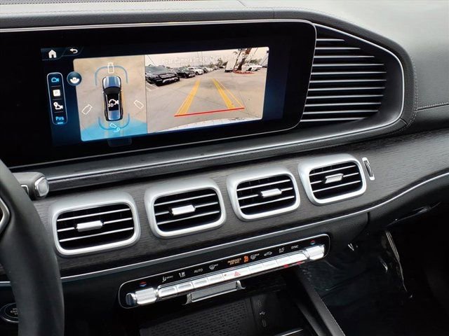 Used 2025 Mercedes-Benz GLS 450 4MATIC image 6
