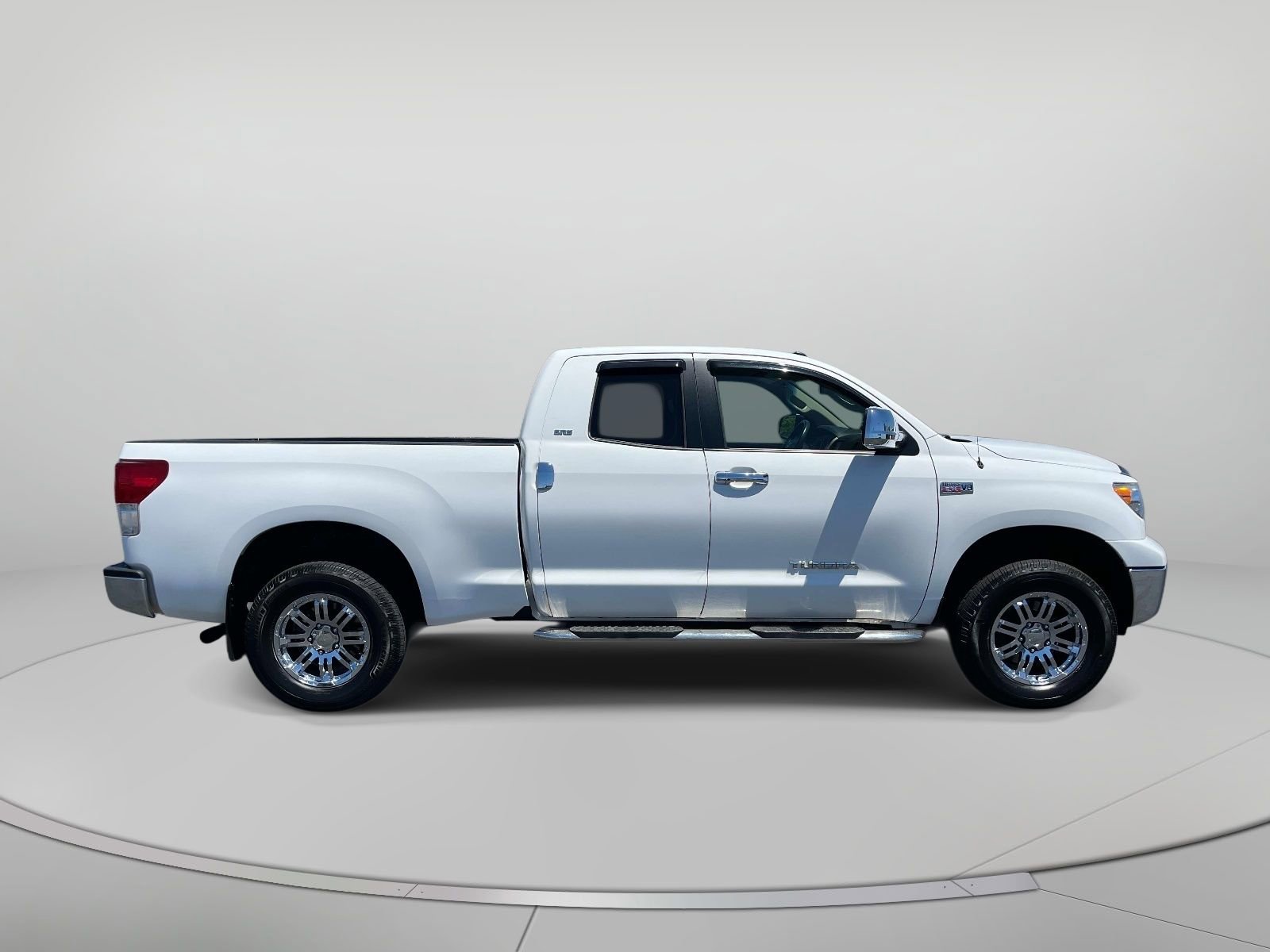 Used 2010 Toyota Tundra 4x4 Double Cab image 2
