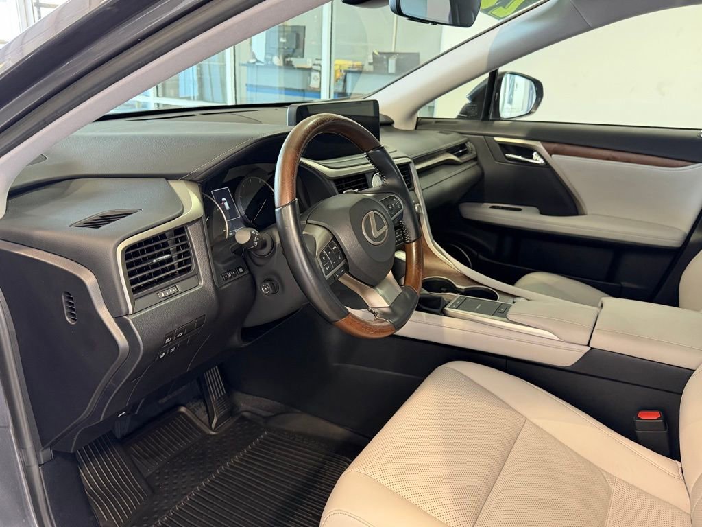 Used 2022 Lexus RX 350L Premium w/ Premium Package image 8