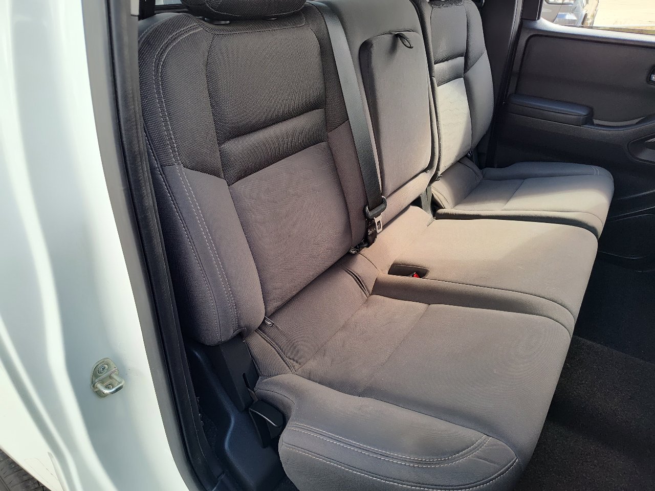 Used 2022 Nissan Frontier SV image 24