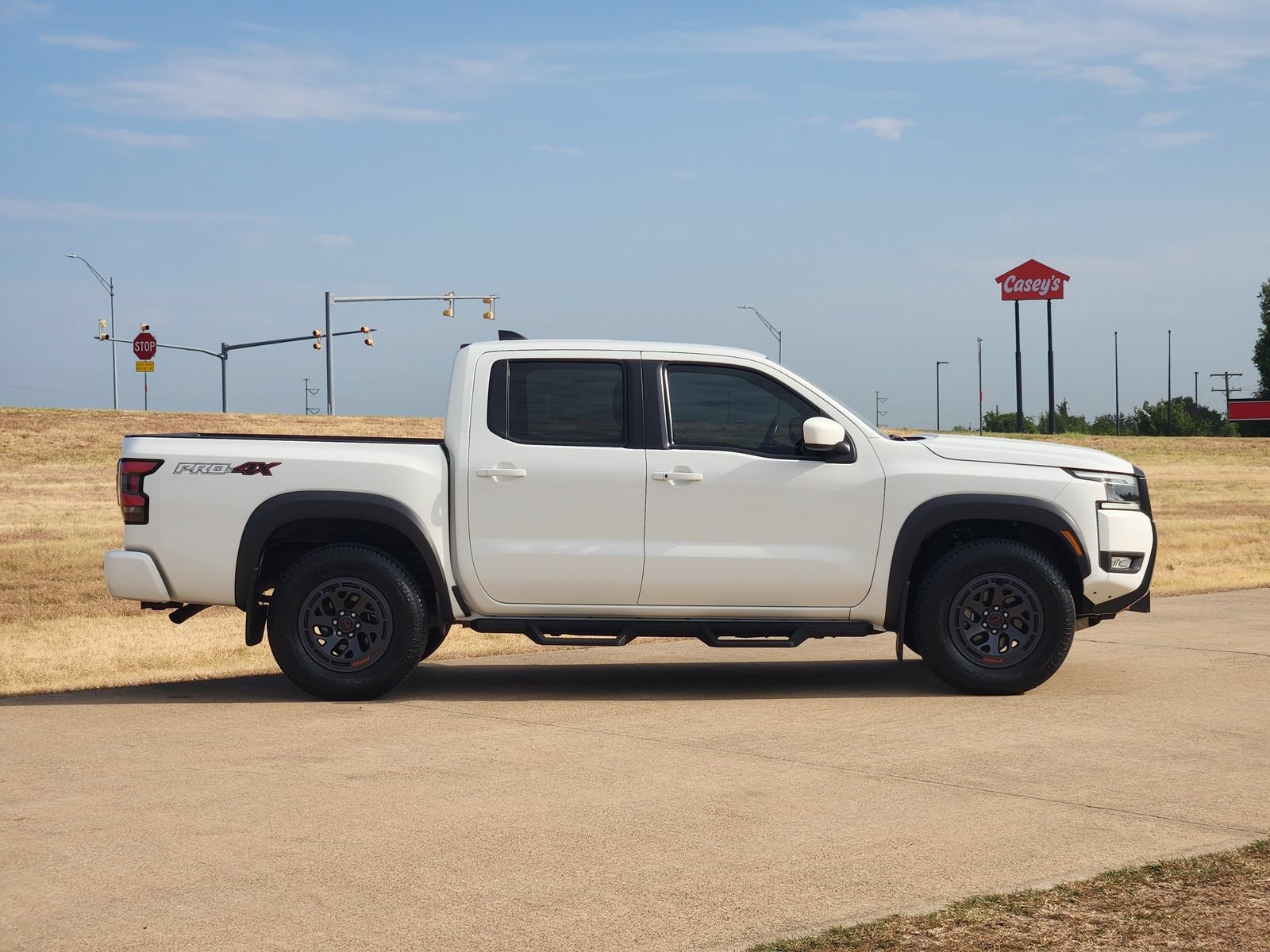 Certified 2025 Nissan Frontier PRO-4X w/ Tow Package AWD/4WD image 7