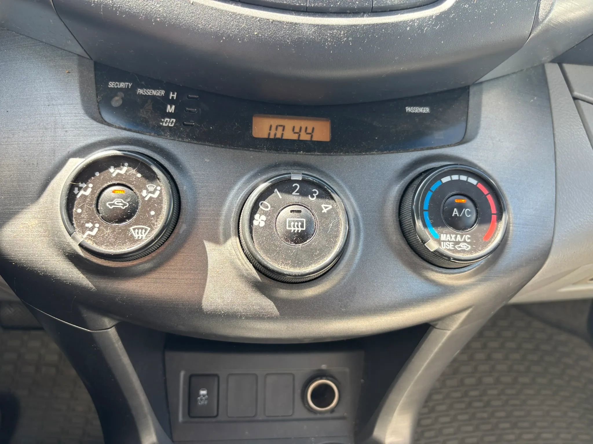 Used 2011 Toyota RAV4 4WD w/ Base L4 Extra Value Pkg image 38