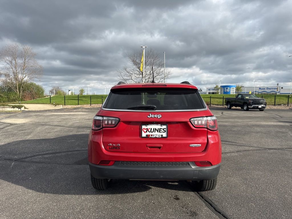 Used 2020 Jeep Compass Latitude w/ Cold Weather Group AWD/4WD image 4