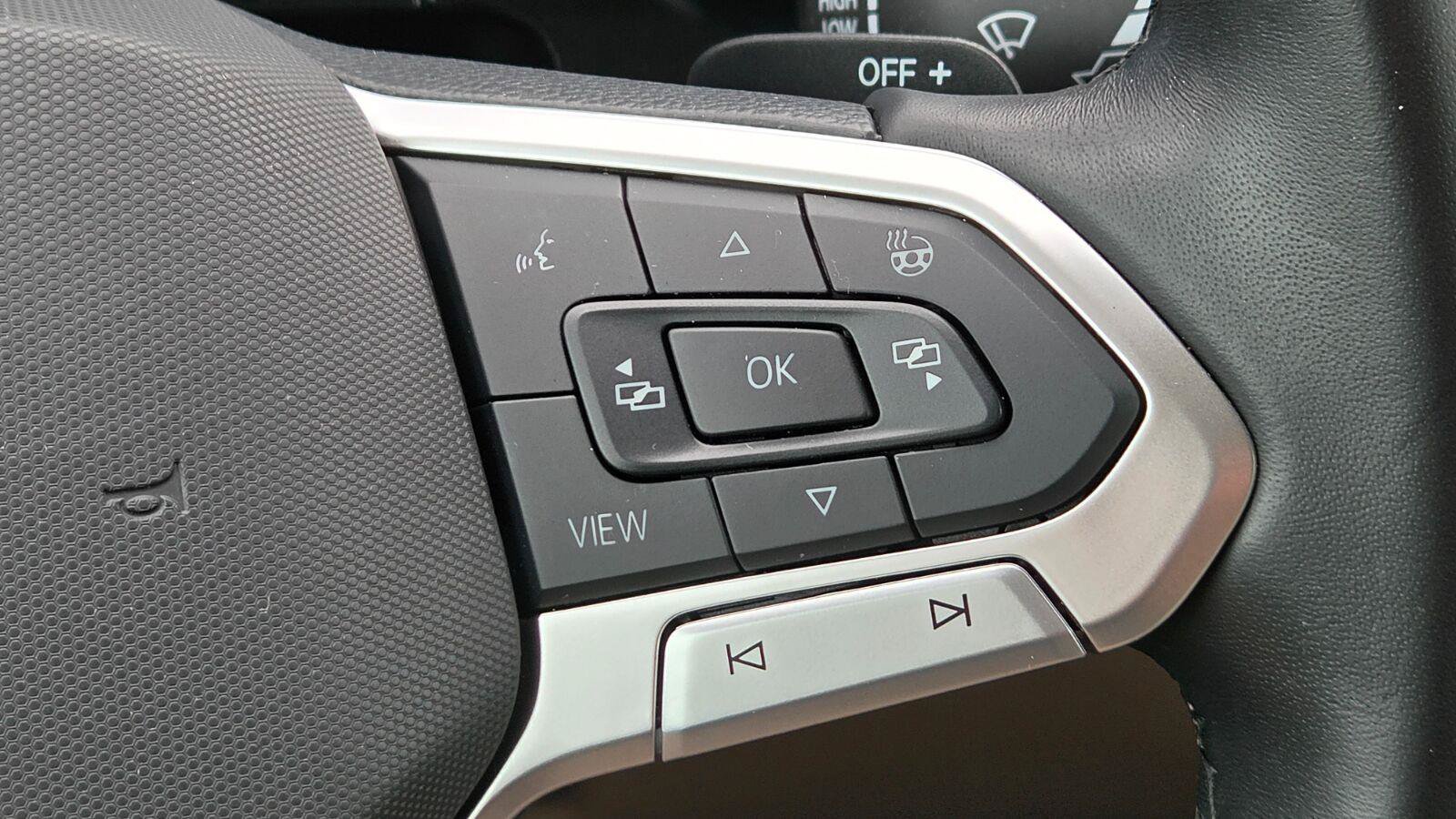 Used 2024 Volkswagen Atlas SEL Premium R-Line AWD/4WD image 33