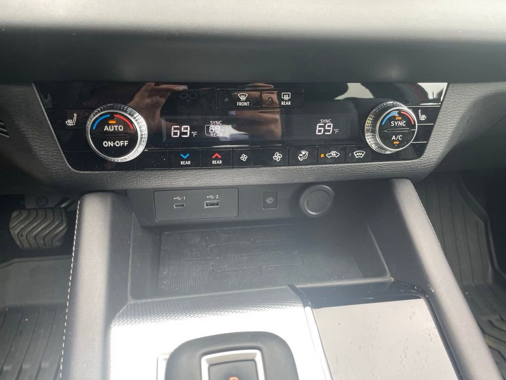 Used 2024 Mitsubishi Outlander SEL image 29