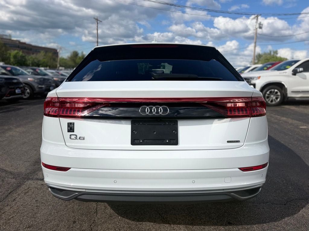 Used 2023 Audi Q8 Premium w/ Convenience Package AWD/4WD image 9