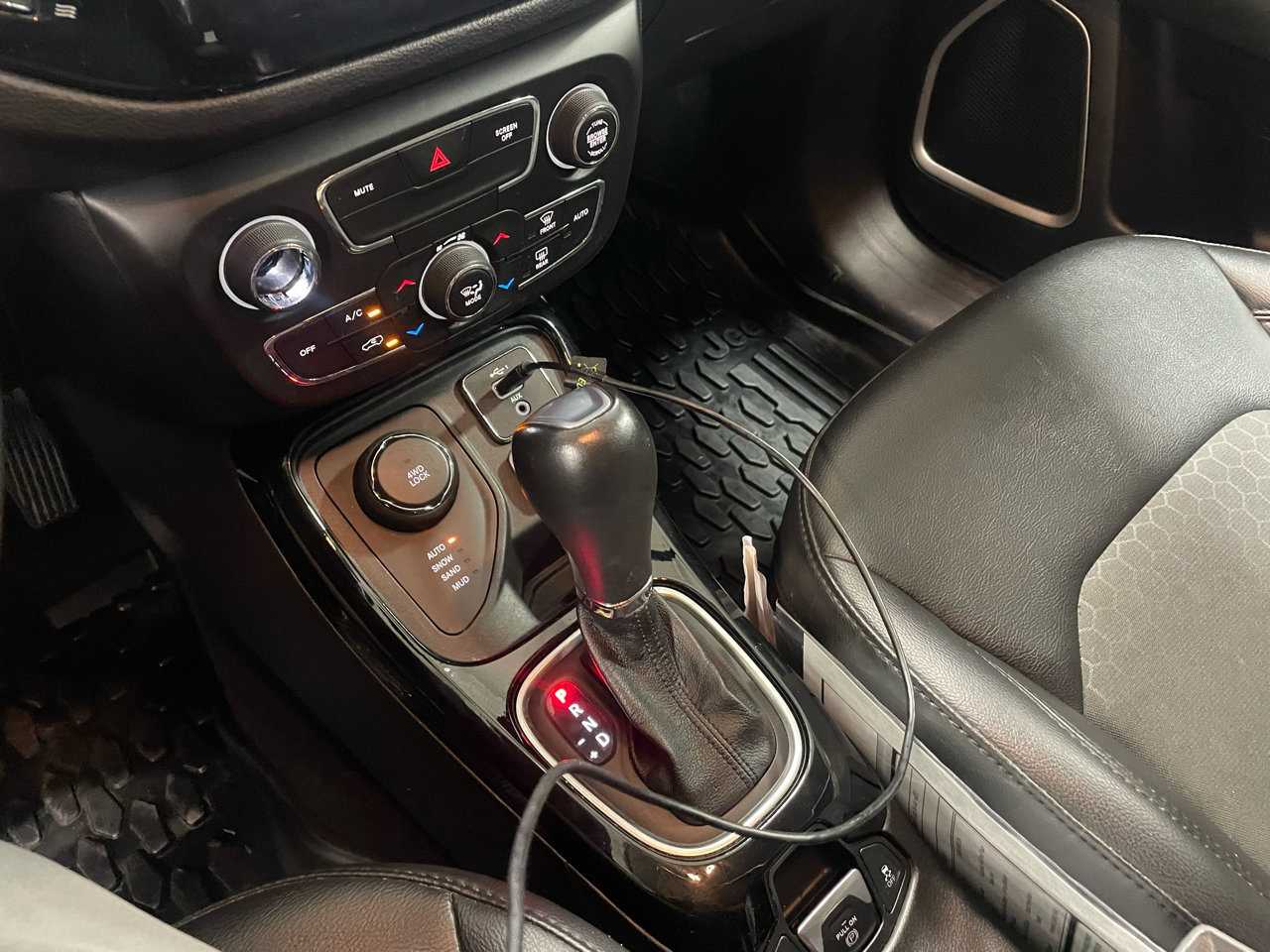 Used 2021 Jeep Compass Altitude image 38
