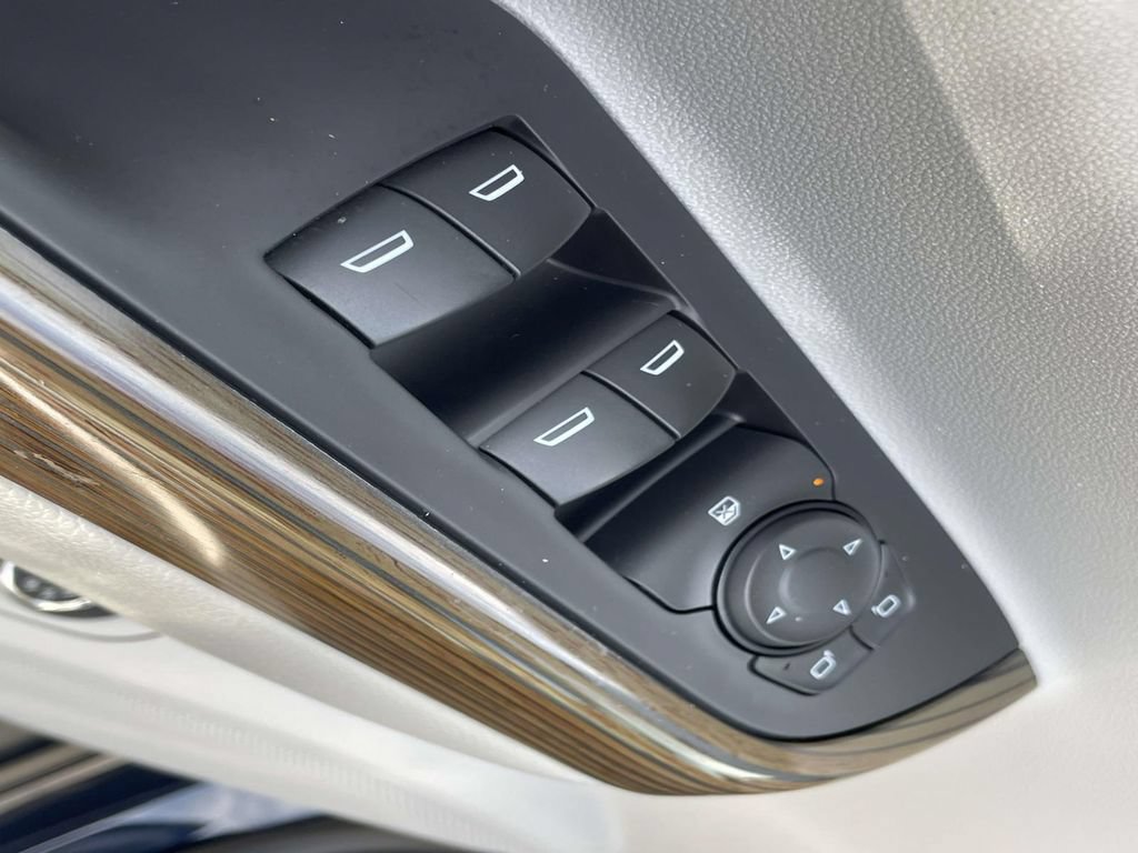 Used 2017 GMC Acadia SLE FWD image 17