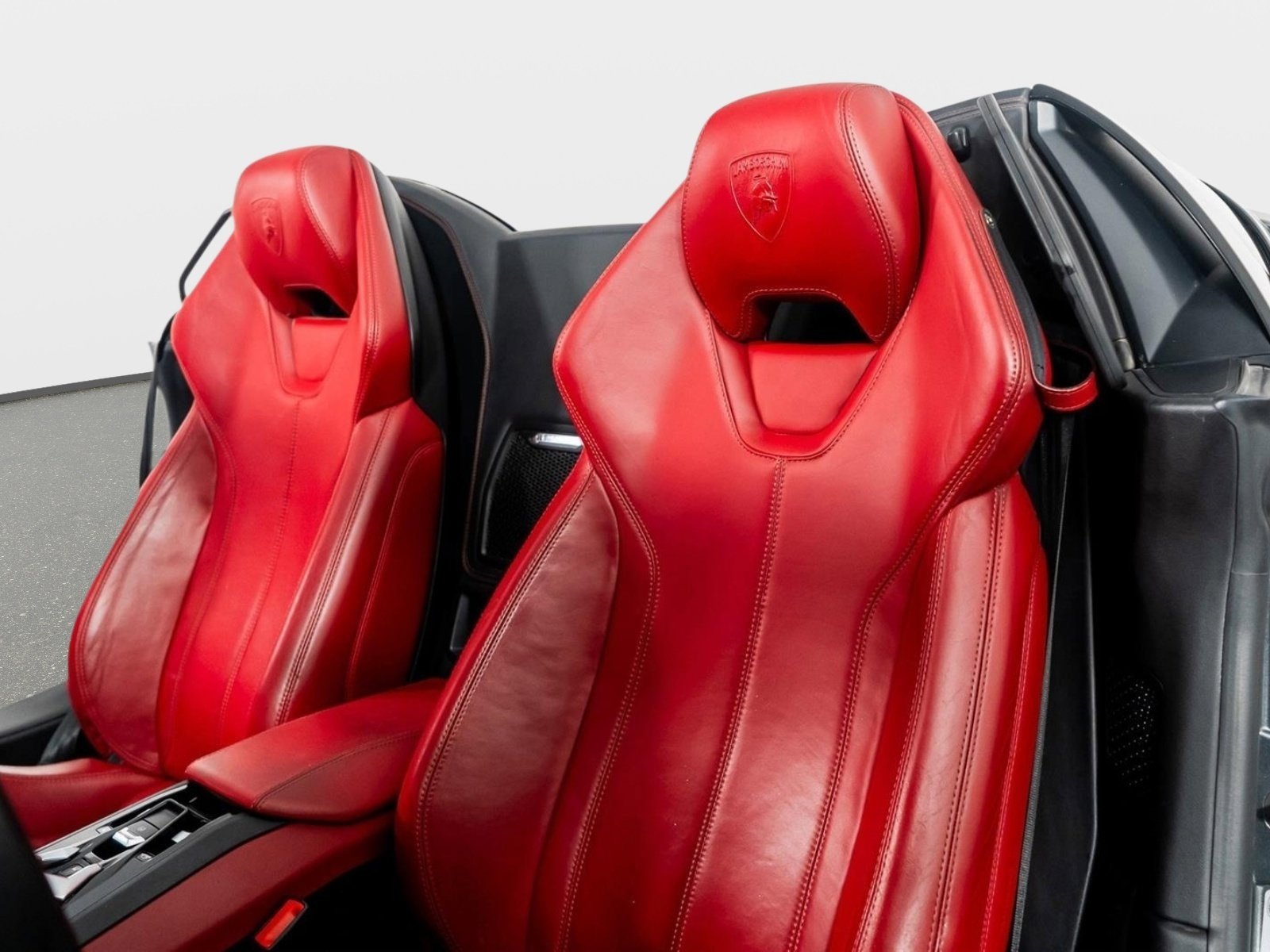 Used 2017 Lamborghini Huracan LP 610-4 image 3