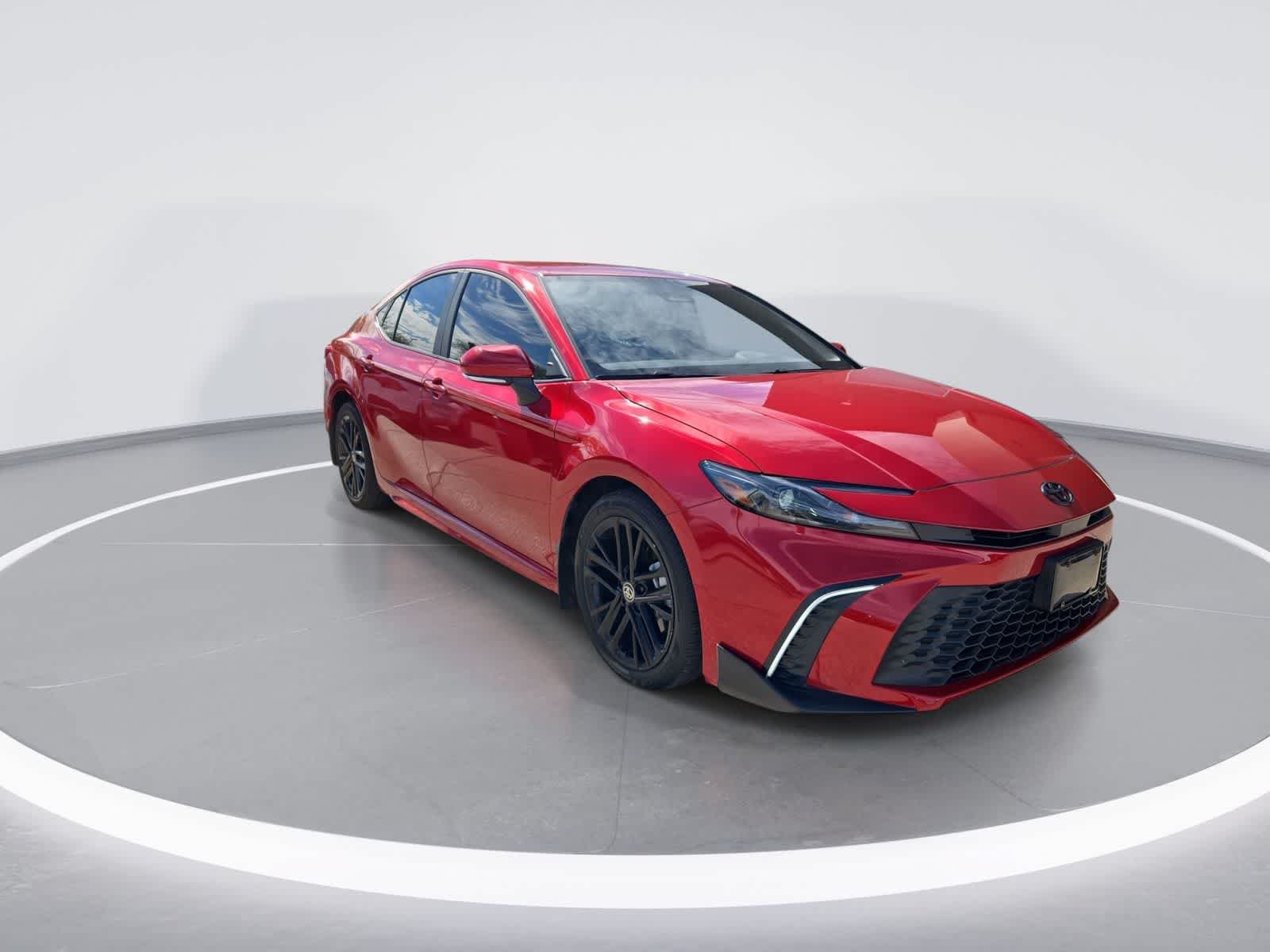 Used 2025 Toyota Camry SE w/ Convenience Package FWD image 2