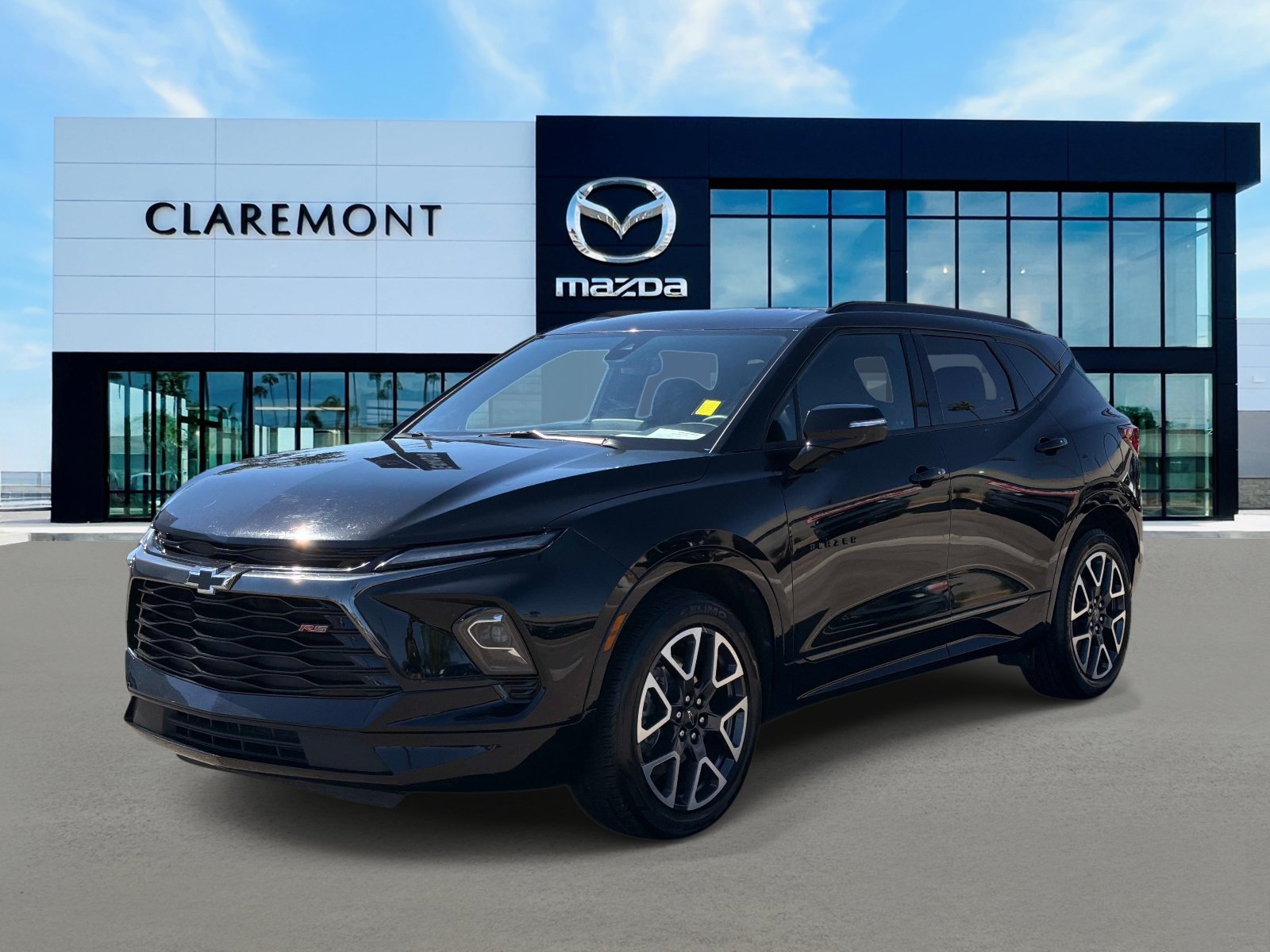 Used 2025 Chevrolet Blazer RS FWD image 3