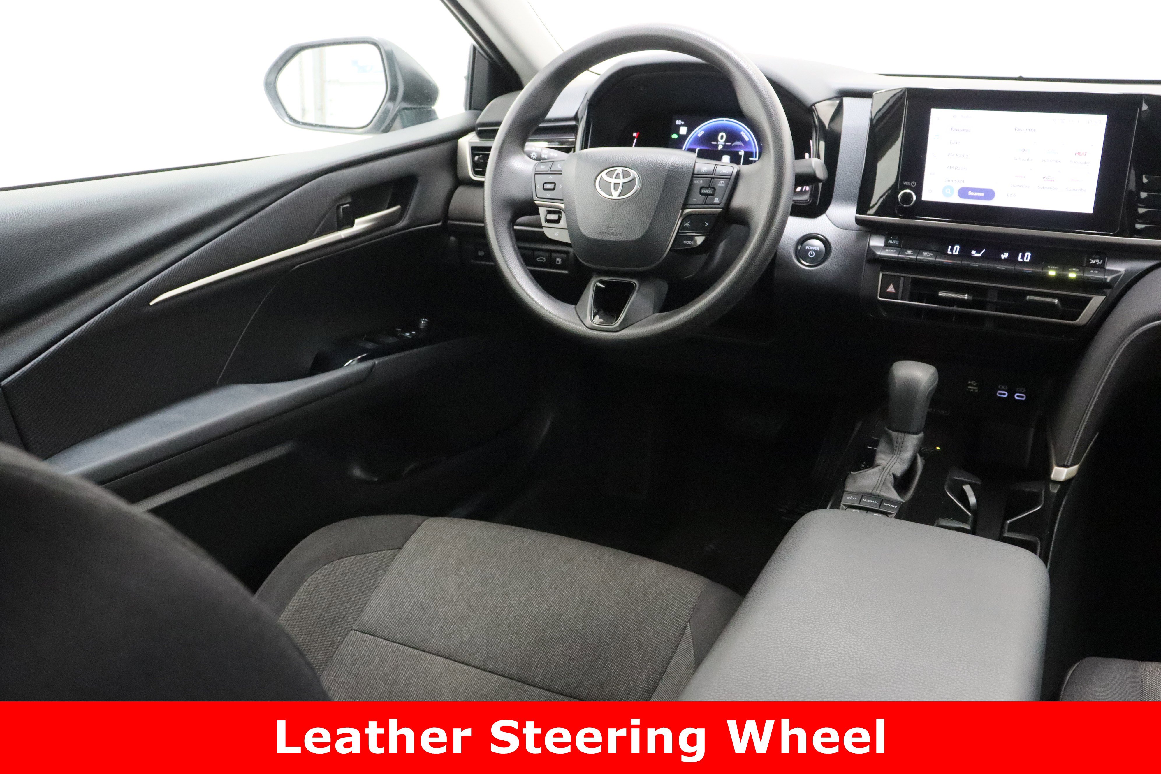Used 2025 Toyota Camry LE FWD image 30