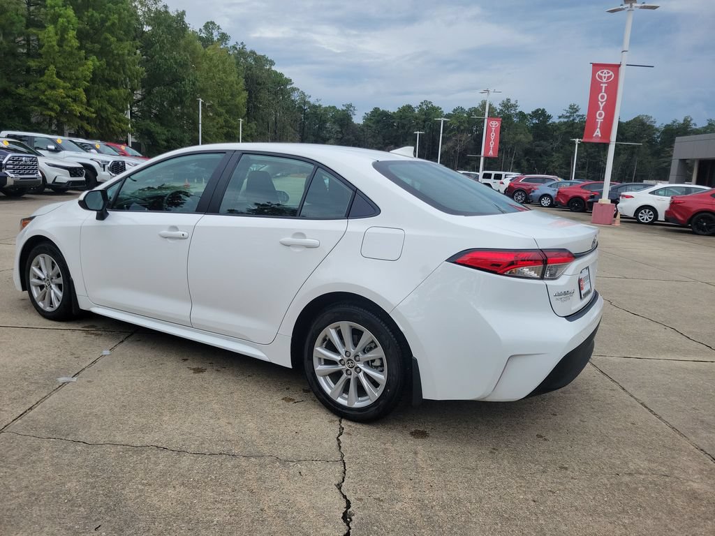 Certified 2026 Toyota Corolla LE w/ LE Premium Package FWD image 3
