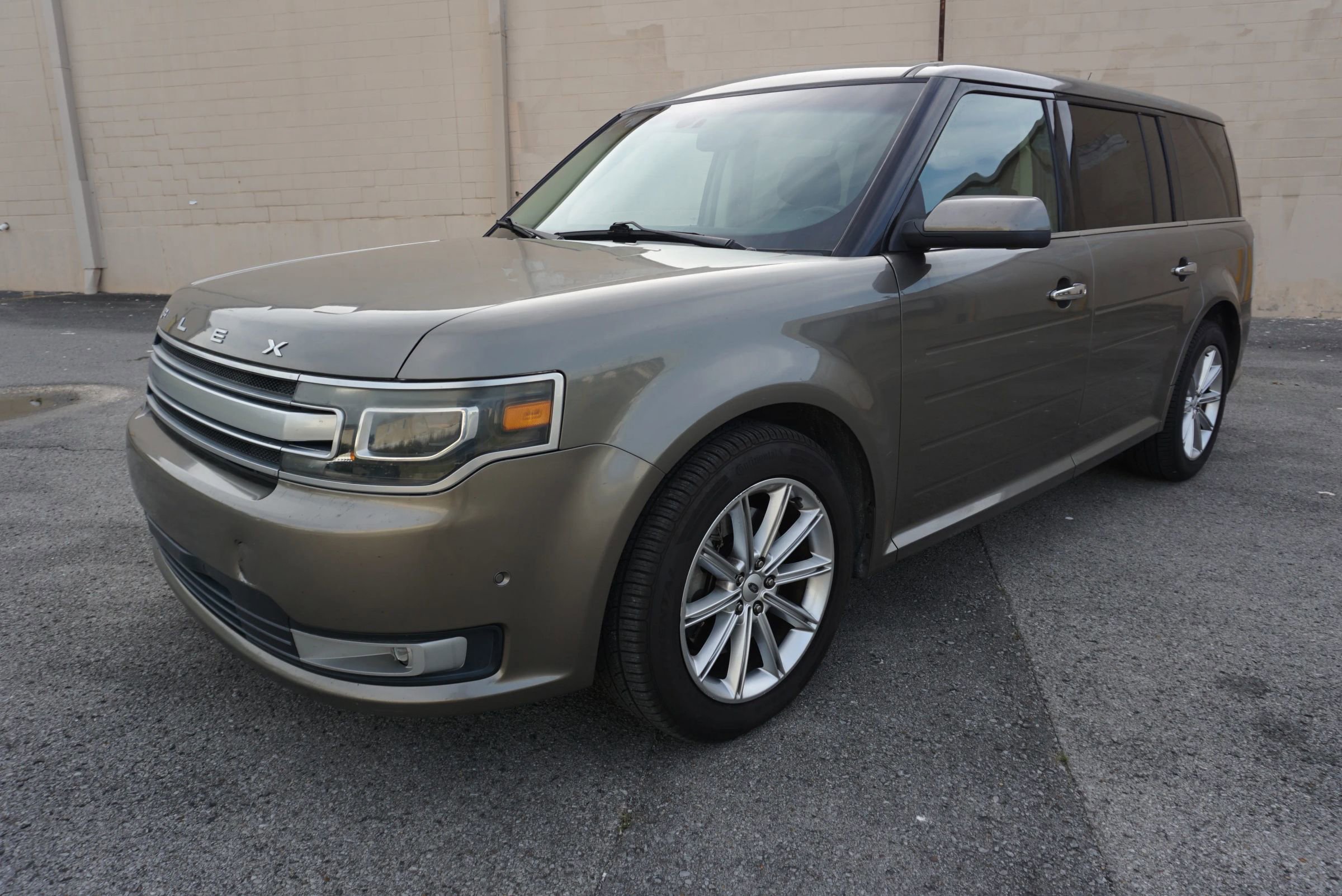 Used 2014 Ford Flex Limited w/ Equipment Group 301A FWD image 4
