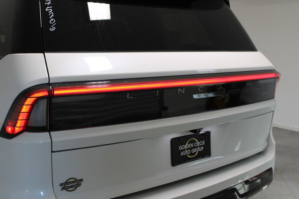 New 2026 Lincoln Navigator Reserve image 22