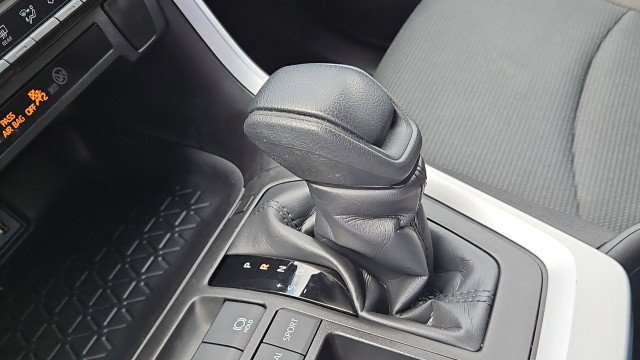 Used 2023 Toyota RAV4 LE FWD image 15