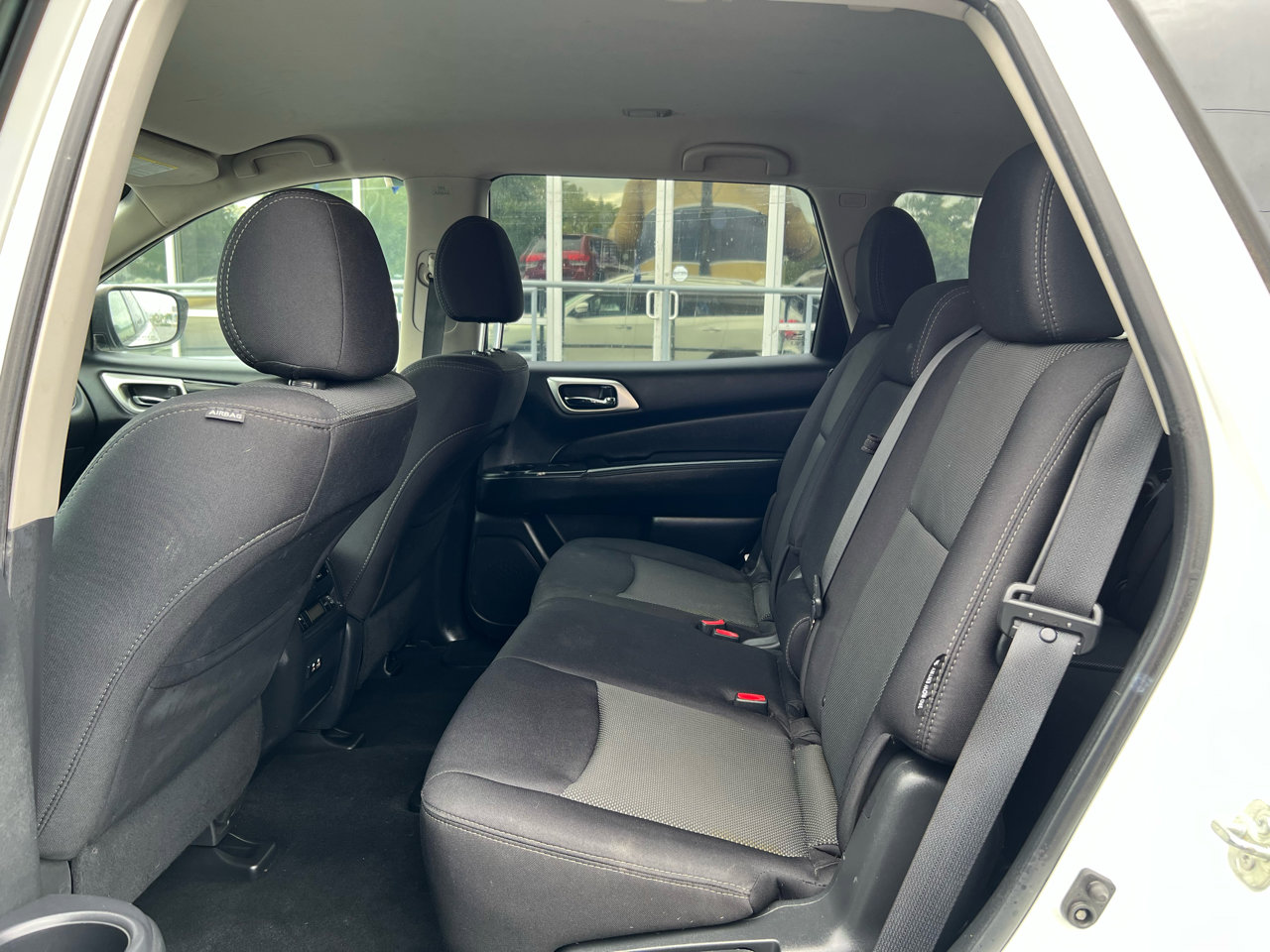 Used 2019 Nissan Pathfinder S image 10