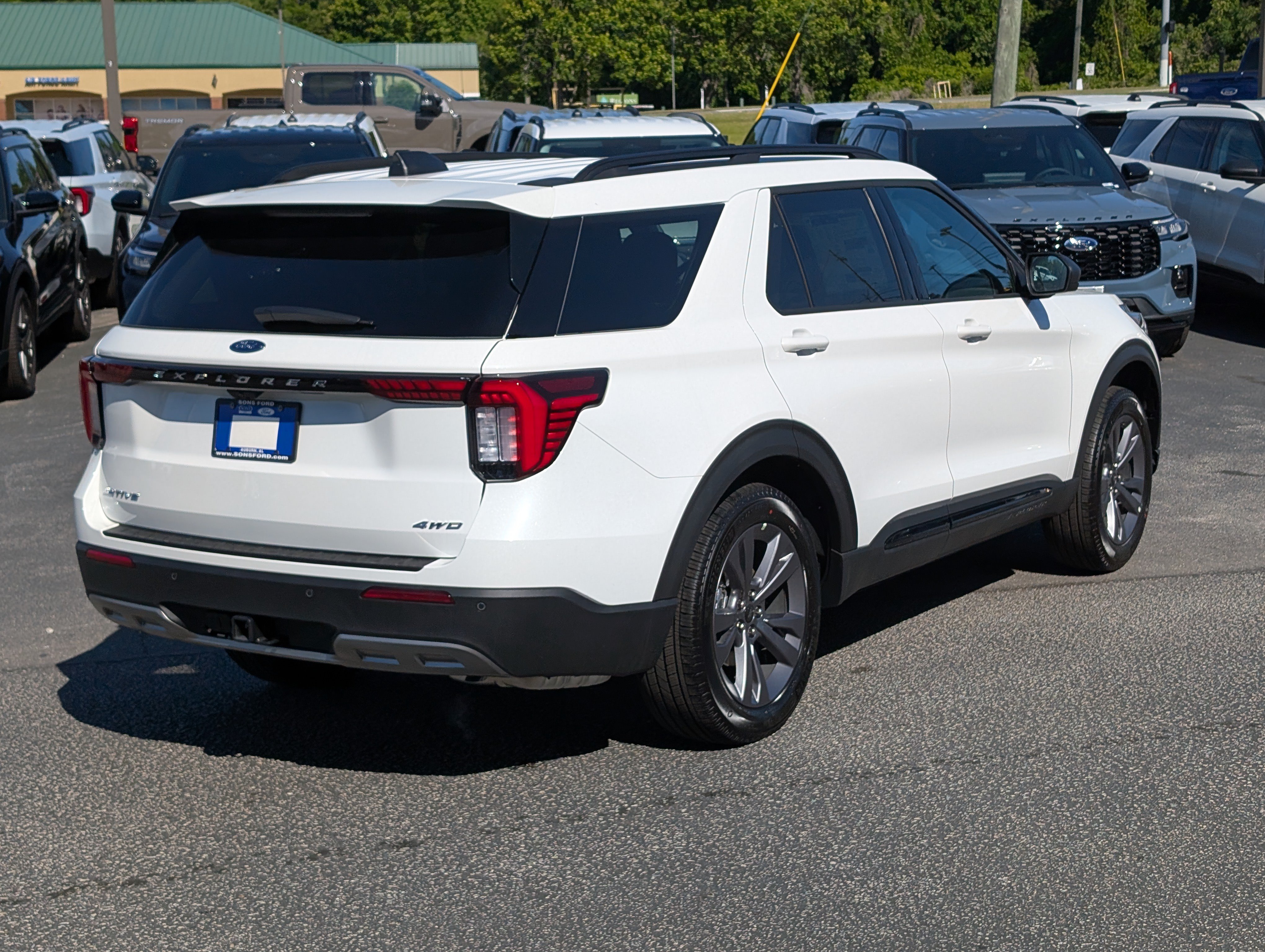 New 2026 Ford Explorer Active w/ Active Comfort Package AWD/4WD image 9