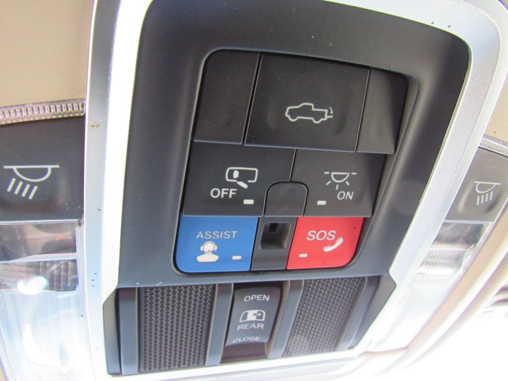 Used 2022 RAM 3500 Laramie AWD/4WD image 24