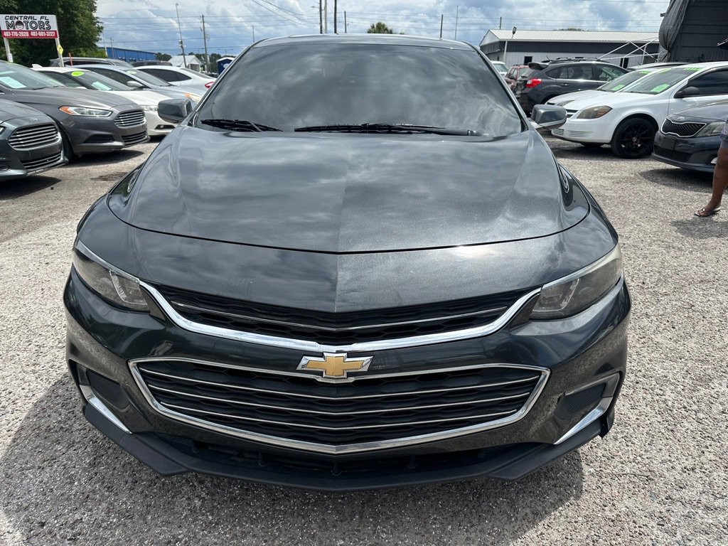 Used 2018 Chevrolet Malibu LT FWD image 2