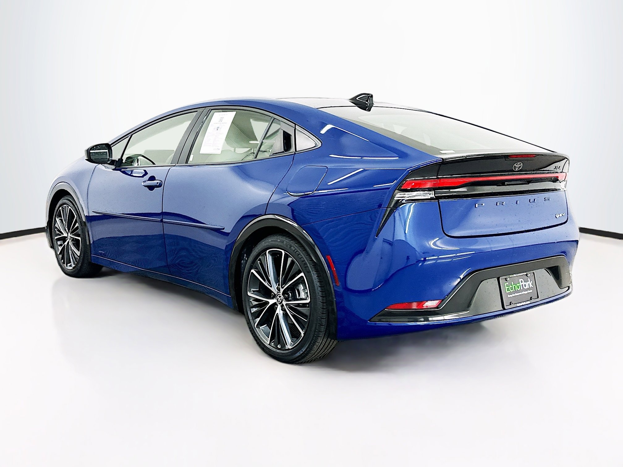 Used 2023 Toyota Prius XLE image 5