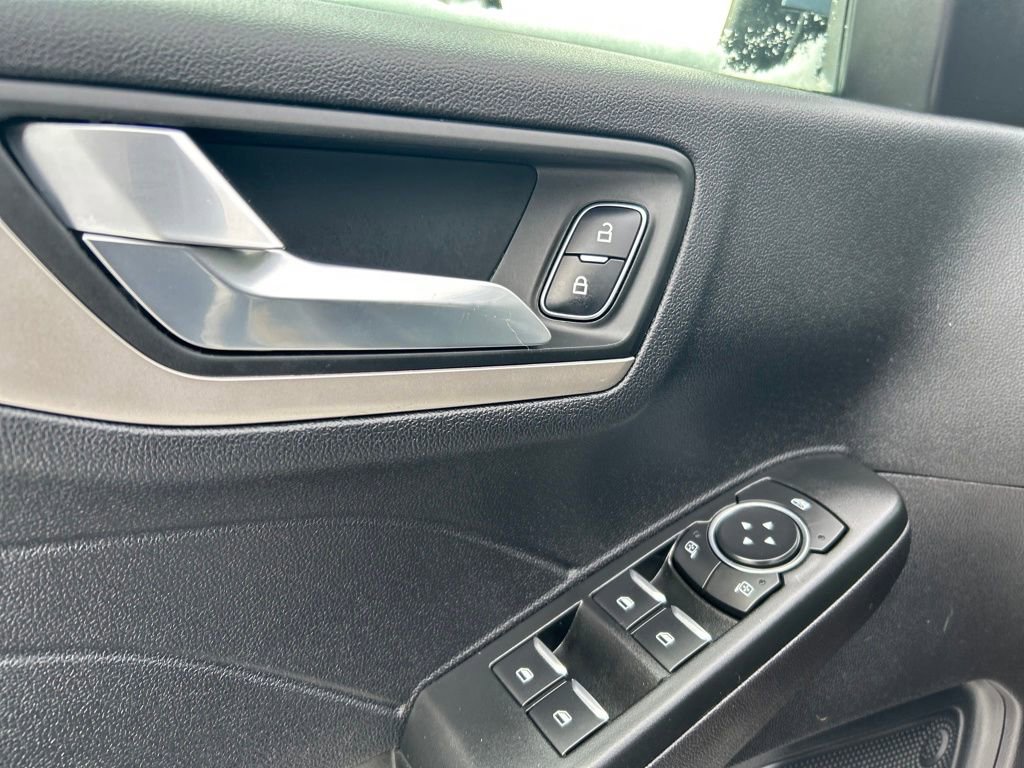 Used 2022 Ford Escape SEL image 18