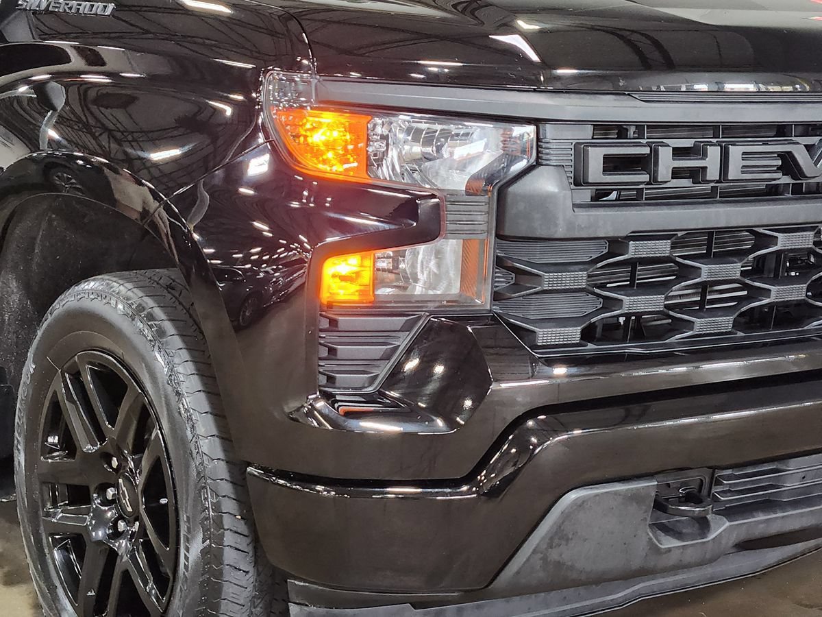 Used 2023 Chevrolet Silverado 1500 Custom AWD/4WD image 13