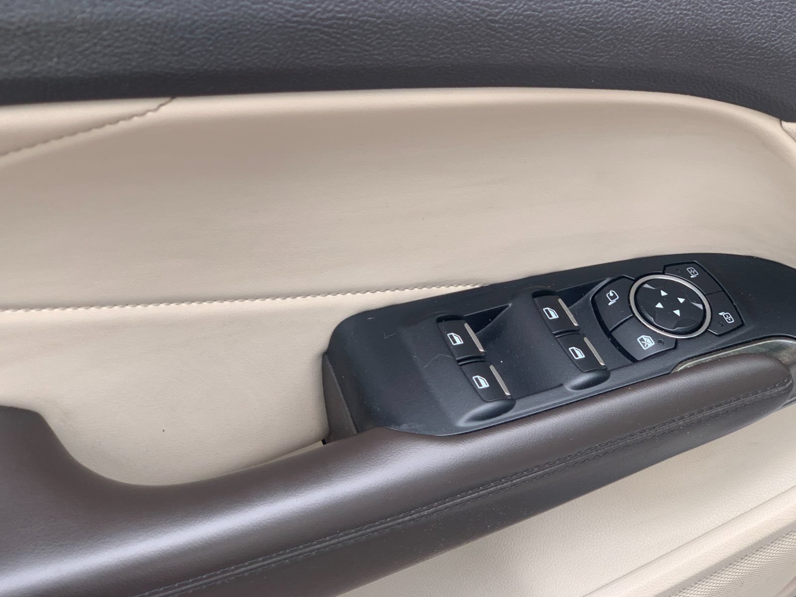 Used 2018 Lincoln MKC Reserve w/ Lincoln MKC Climate Package FWD image 14