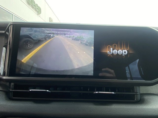 Used 2024 Jeep Wrangler Willys image 19