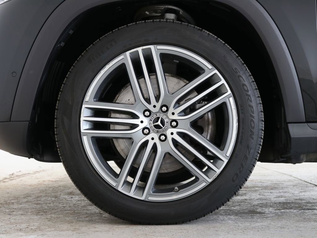 Used 2025 Mercedes-Benz GLS 450 4MATIC image 52