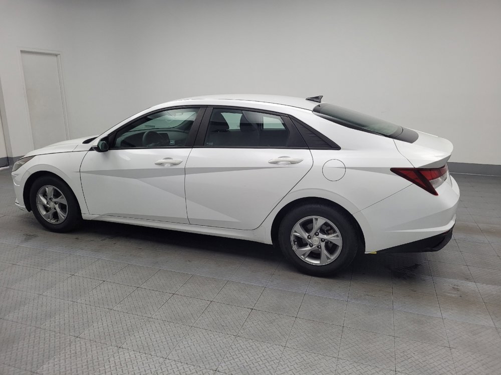 Used 2021 Hyundai Elantra SE image 3