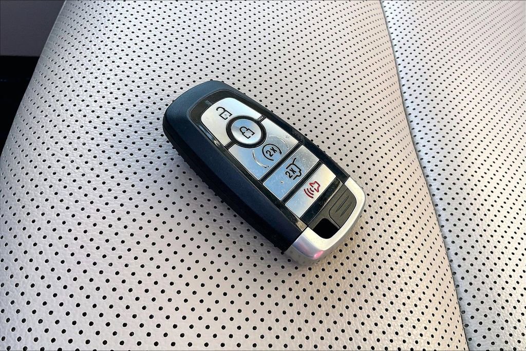 Used 2022 Ford Escape SEL w/ Technology Package AWD/4WD image 36