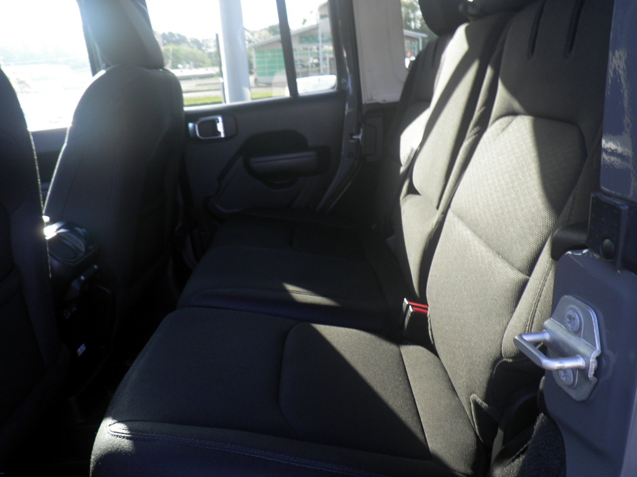 Used 2023 Jeep Wrangler Unlimited w/ Sun & Screen Package AWD/4WD image 18