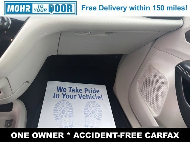 Used 2022 Chrysler Voyager LX FWD image 26