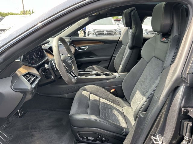Used 2022 Audi RS e-tron GT AWD/4WD image 17