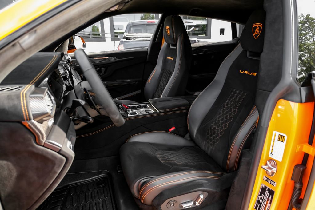 Used 2023 Lamborghini Urus Performante image 34