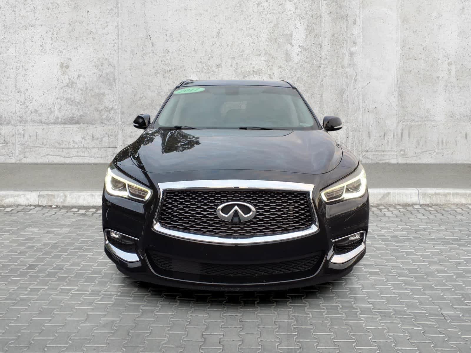 Used 2017 INFINITI QX60 Luxe w/ Premium Plus Package AWD/4WD image 3