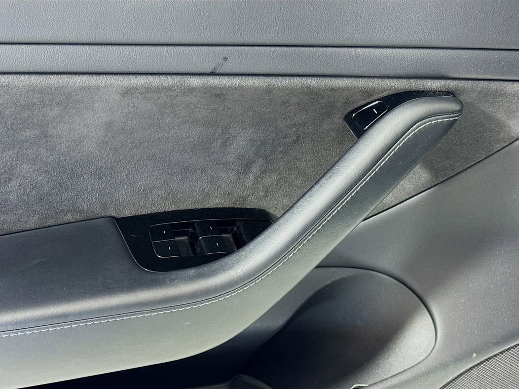 Used 2018 Tesla Model 3 Long Range image 15