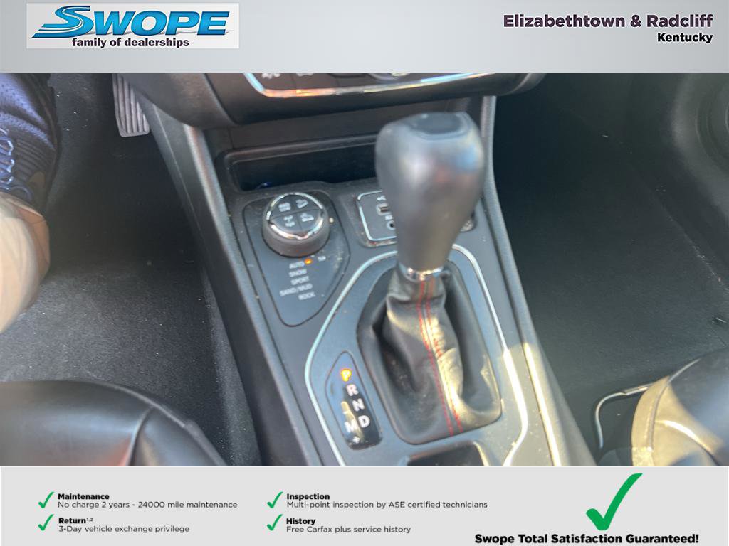 Certified 2022 Jeep Cherokee Trailhawk w/ Technology Group B AWD/4WD image 19