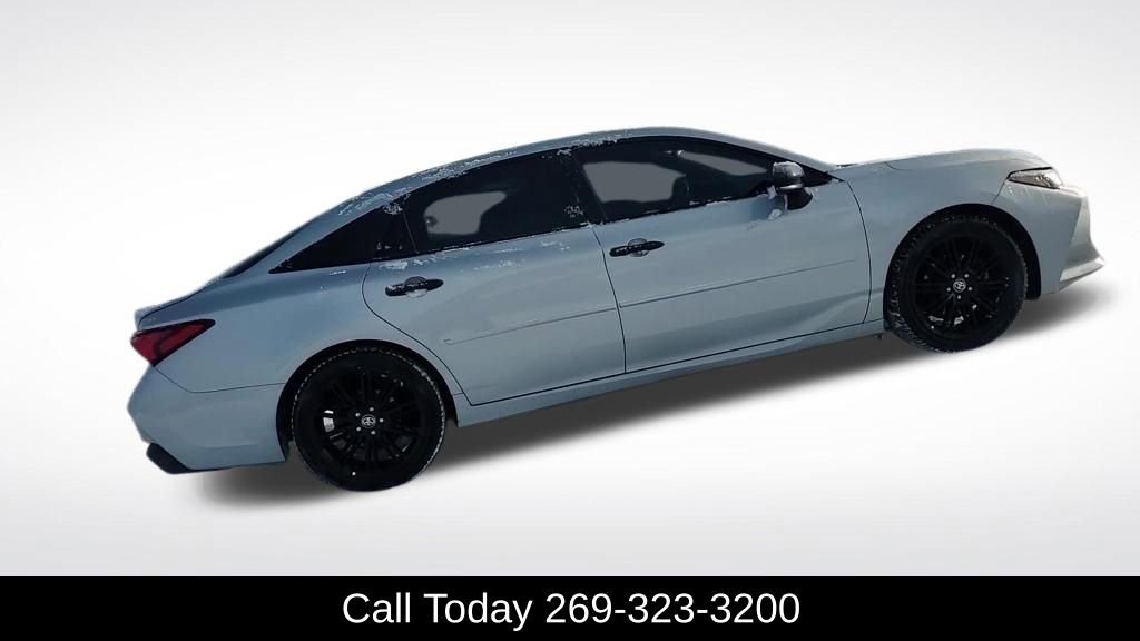 Used 2022 Toyota Avalon XSE image 6