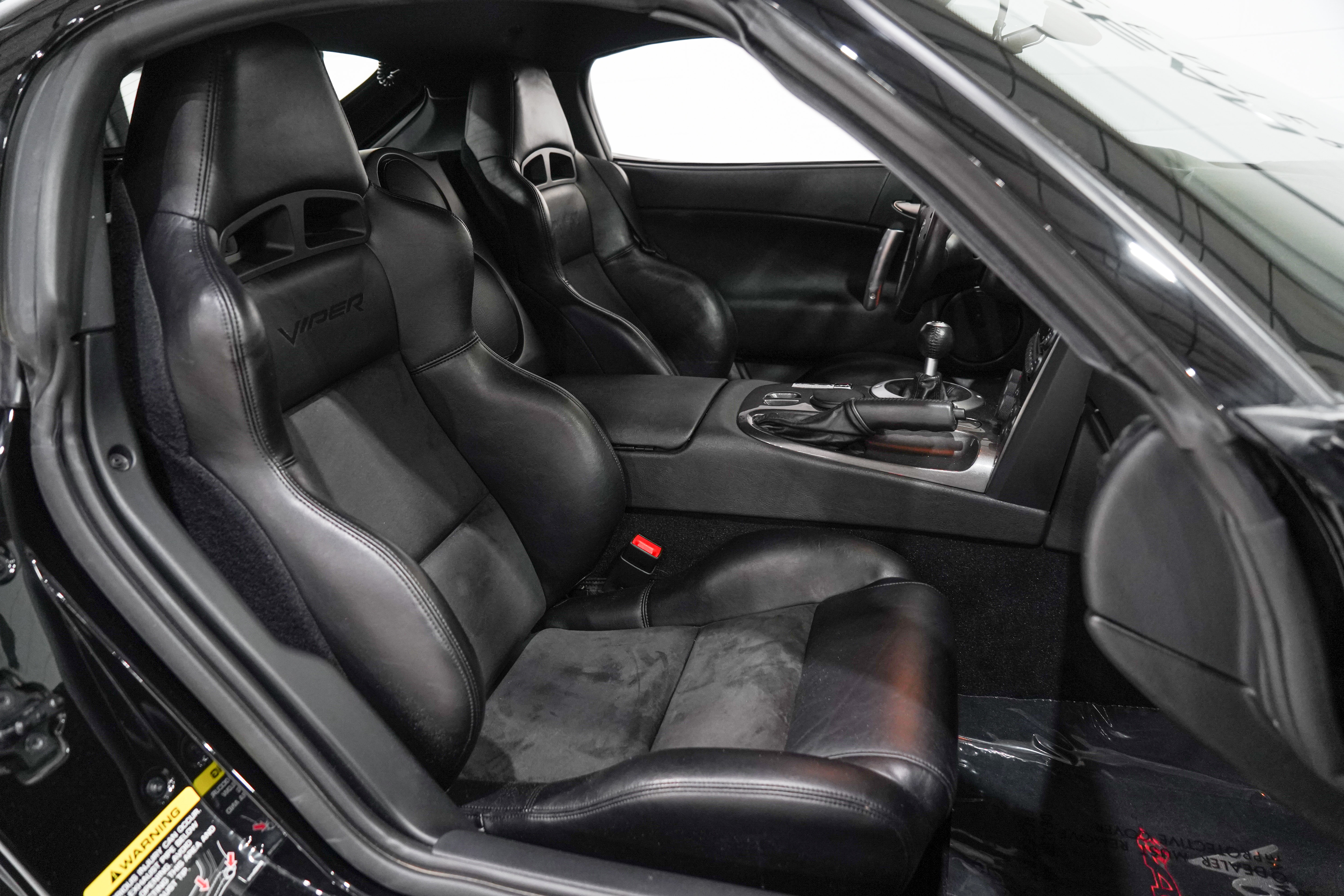 Used 2010 Dodge Viper ACR RWD image 15