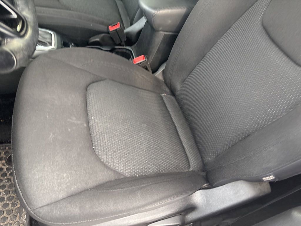 Used 2018 Jeep Renegade Altitude AWD/4WD image 13