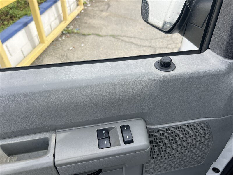 Used 2013 Ford E-150 and Econoline 150 RWD image 15